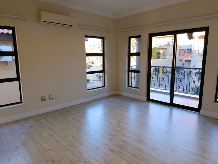 5 Bedroom Property for Sale in Kiepersol Free State